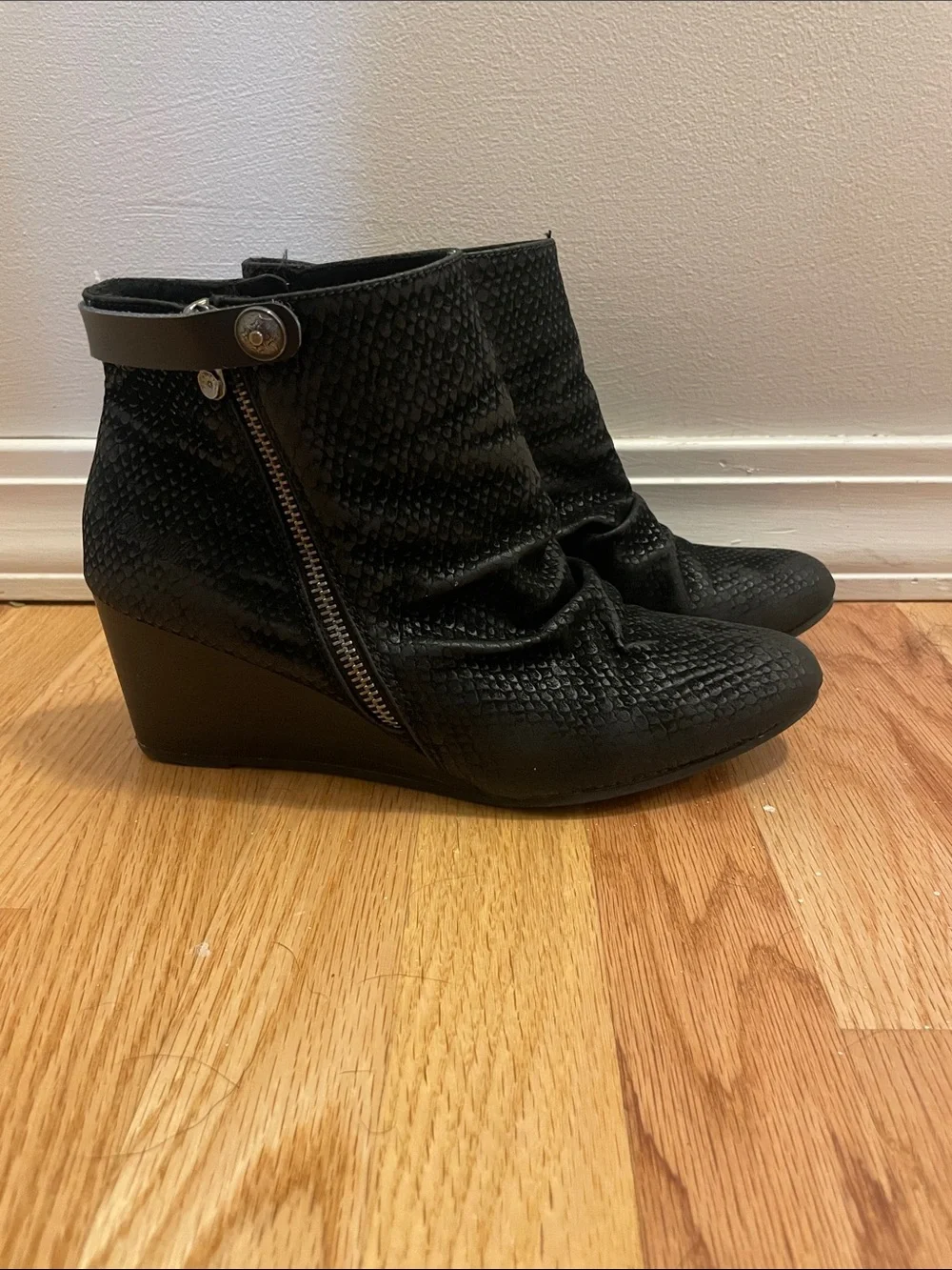 Blowfish Black Textured Ankle Booties with Side Zip
